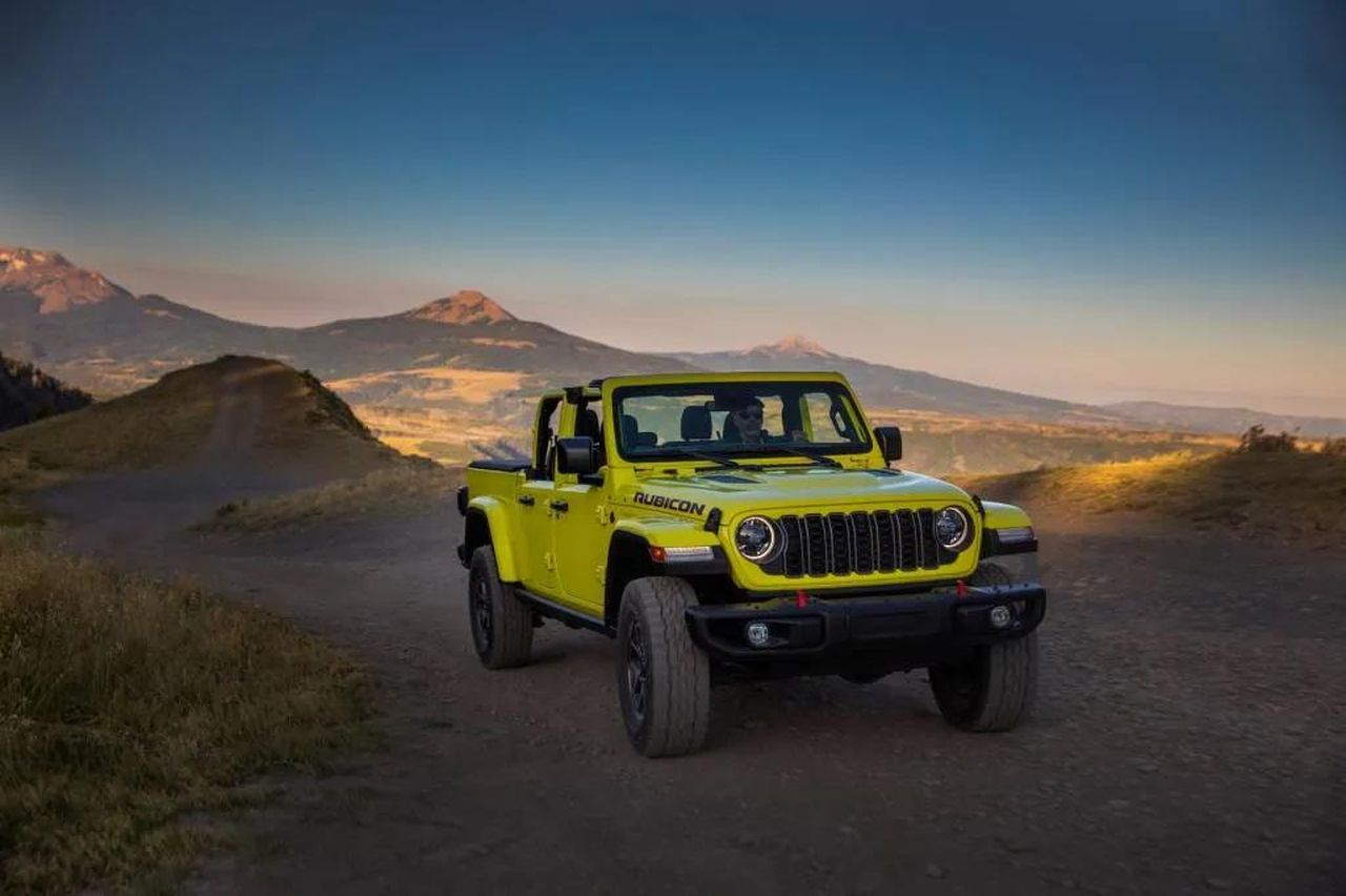 Jeep_Gladiator_4xe_zRgM6xwgCR - Veicoli24 Jeep Gladiator 4xe - 2024 Jeep Gladiator