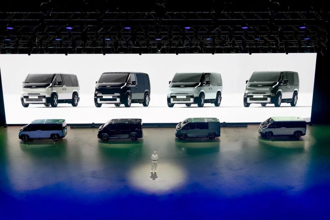 Interni e configurazioni del Kia PV5 Kia PV5: il furgone elettrico in produzione nel 2025