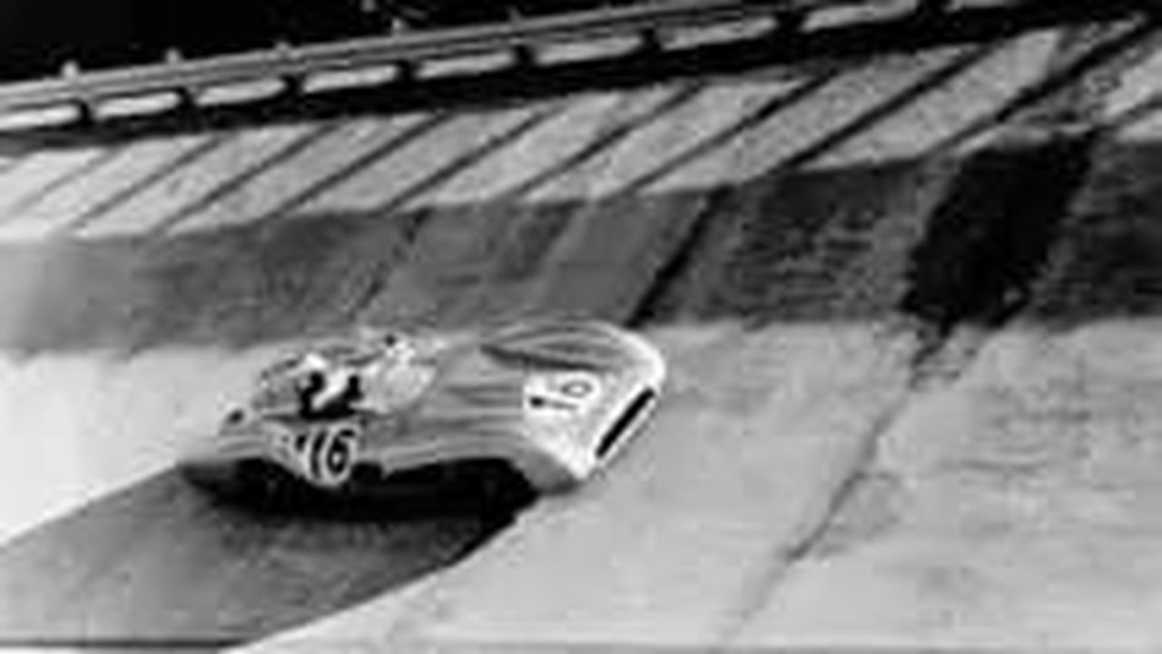 La_Vittoria_di_MercedesBenz_e_la_Vendita_allAsta_cab5fw3qzq - Veicoli24 La Vittoria di Mercedes-Benz e la Vendita all'Asta - Mercedes-Benz W 196 R Streamliner del 1954