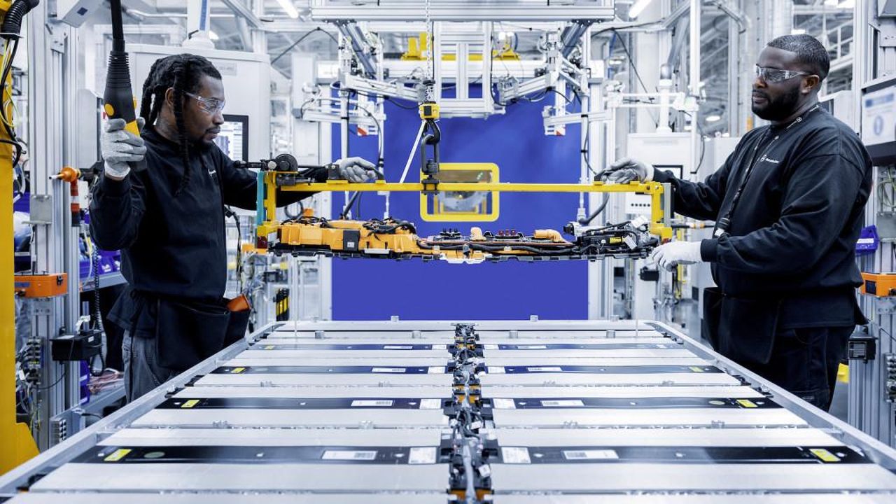 Le_potenzialit_minerarie_della_Groenlandia_HSXqL7Kt8f - Veicoli24 Le potenzialità minerarie della Groenlandia - Fabbrica di batterie Mercedes-Benz in Alabama
