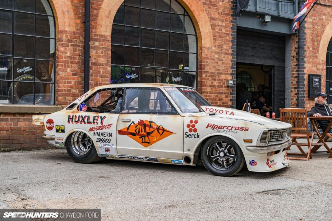 La sfida del drag racing Marc Huxley e la sua KE20 Toyota Corolla: una storia di drag racing
