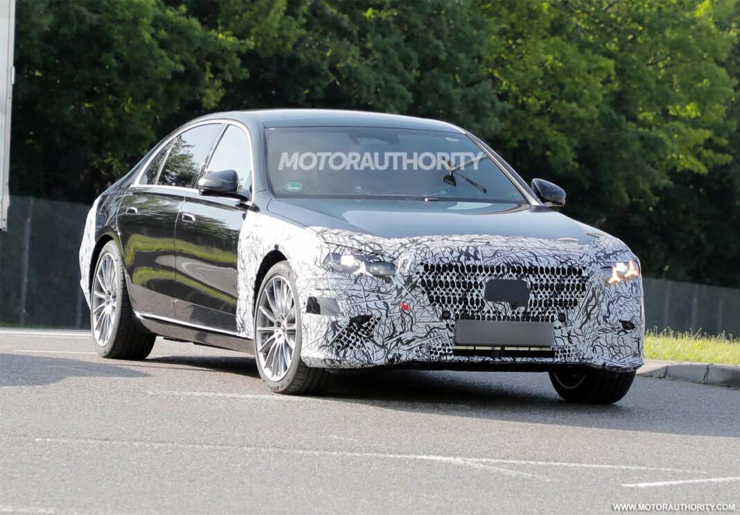 Aggiornamenti e futuro della S-Class Mercedes-Benz S-Class: aggiornamenti e novità per il 2026