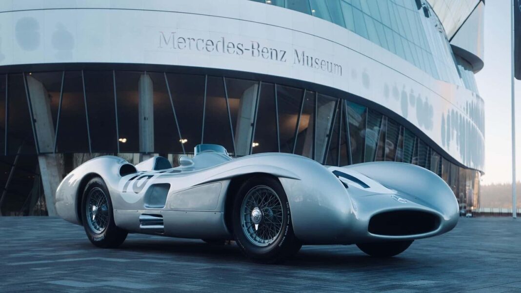 Il Design e la Tecnologia della W196 Mercedes-Benz W 196 R: Il Secondo Auto Più Costosa Mai Venduta all'Asta