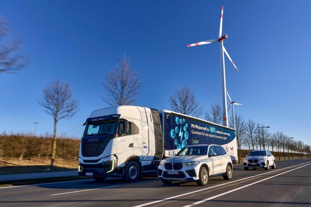 Primo modello di produzione BMW a idrogeno nel 2028 Milestone per la logistica dei trasporti del BMW Group: Avvio dei primi camion a idrogeno