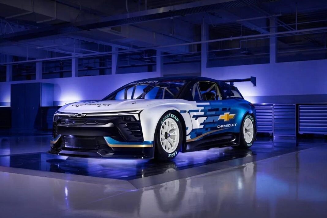 Test e futuro delle corse elettriche NASCAR svela il prototipo di auto da corsa elettrica Blazer EV.R