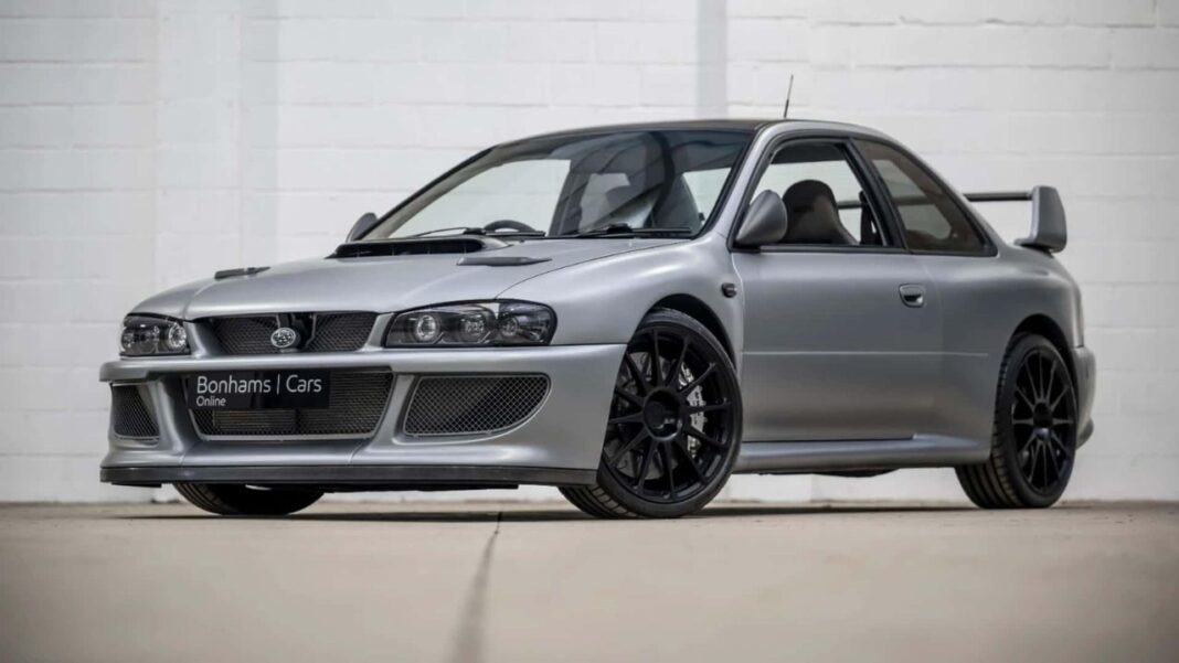 Prezzo e aspettative di vendita per il Prodrive P25 Prodrive P25: l'auto da corsa ispirata alla leggendaria Subaru 22B in vendita
