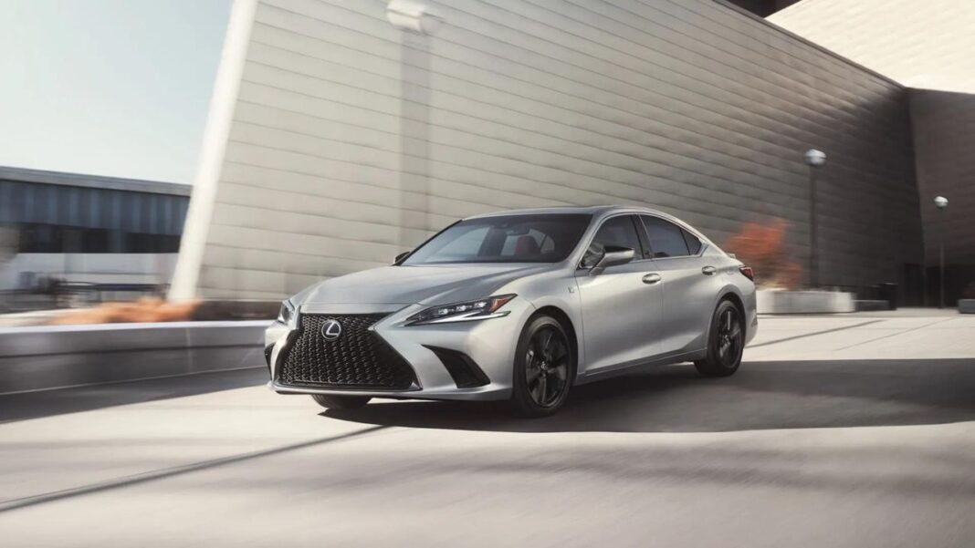 Economia di carburante della Lexus ES 2025 Recensione esperta della Lexus ES 2025: lusso e comfort