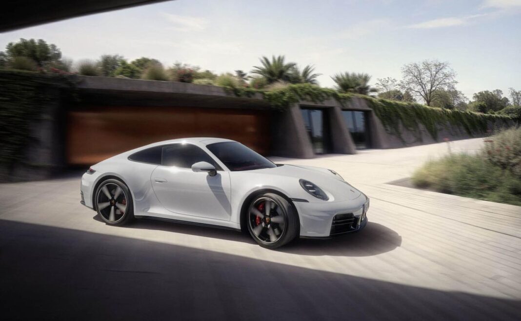 Economia di carburante Recensione esperta della Porsche 911 2025: prestazioni e caratteristiche