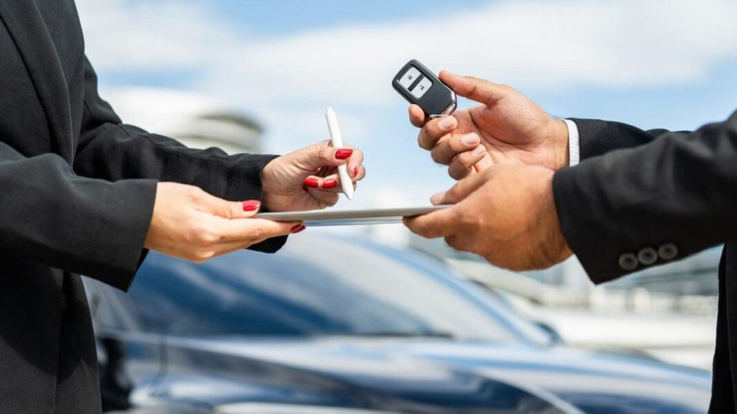 Declino delle vendite di veicoli a benzina e diesel Registrazioni auto nell'UE: calo generale ma crescita per veicoli elettrici