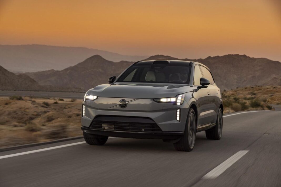 Problemi iniziali con il 2025 Volvo EX90 Richiamo del 2025 Volvo EX90: problemi software e soluzioni