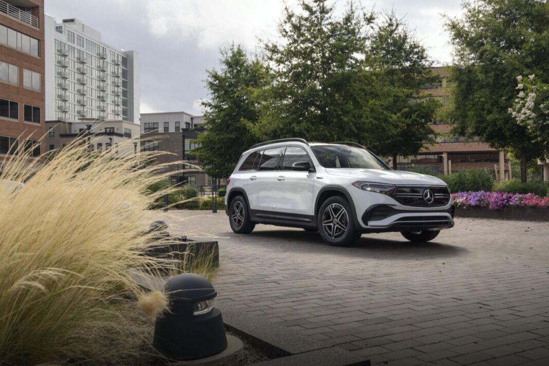 Caratteristiche del modello EQB Richiamo per 7.362 SUV elettrici Mercedes EQB a causa di problemi alla batteria