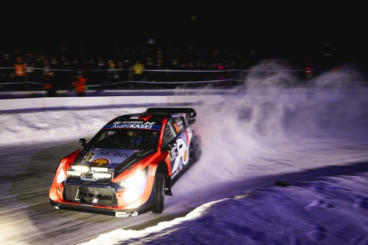 Risultati_della_prima_tappa_BDF0QgpvdW - Veicoli24 Risultati della prima tappa - Elfyn Evans durante la prima tappa del Rally Sweden