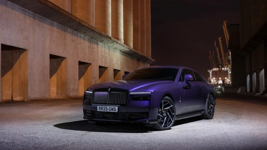 Futuro elettrico di Rolls-Royce Rolls-Royce Spectre Black Badge: il primo EV di lusso con potenza straordinaria