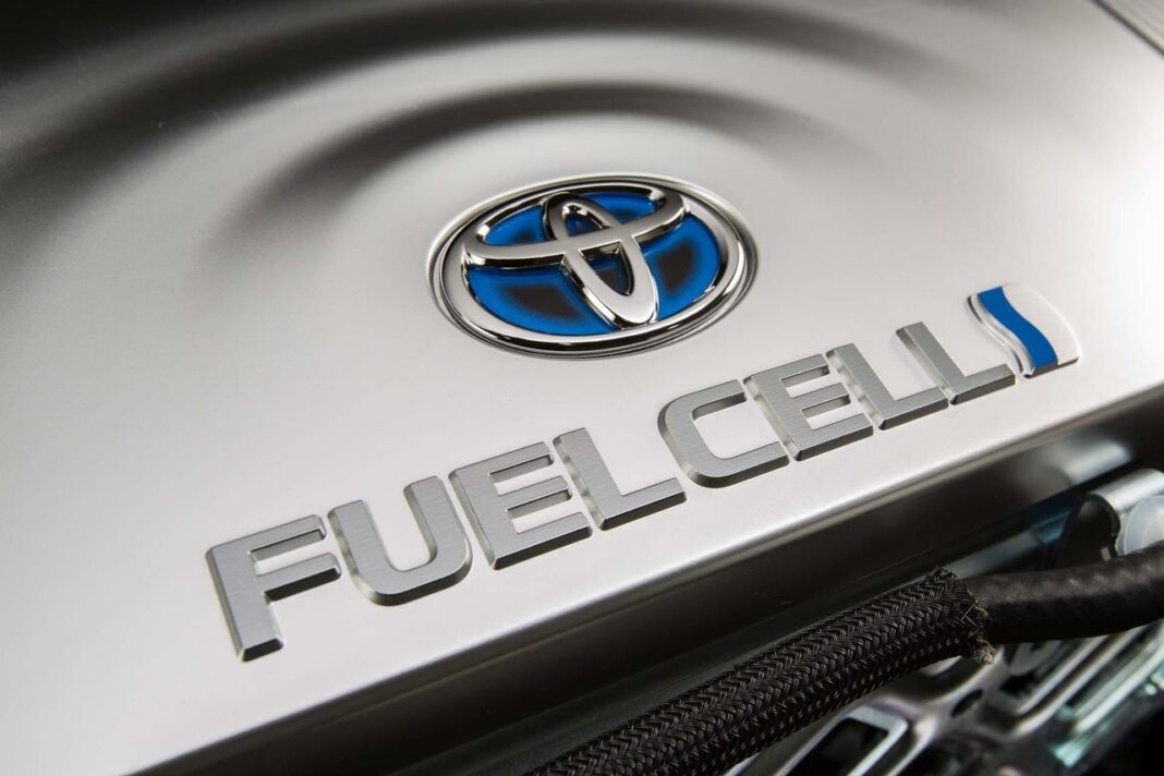 Toyota e la visione dell'idrogeno nel futuro Toyota presenta il suo terzo generatore a celle a idrogeno di nuova generazione