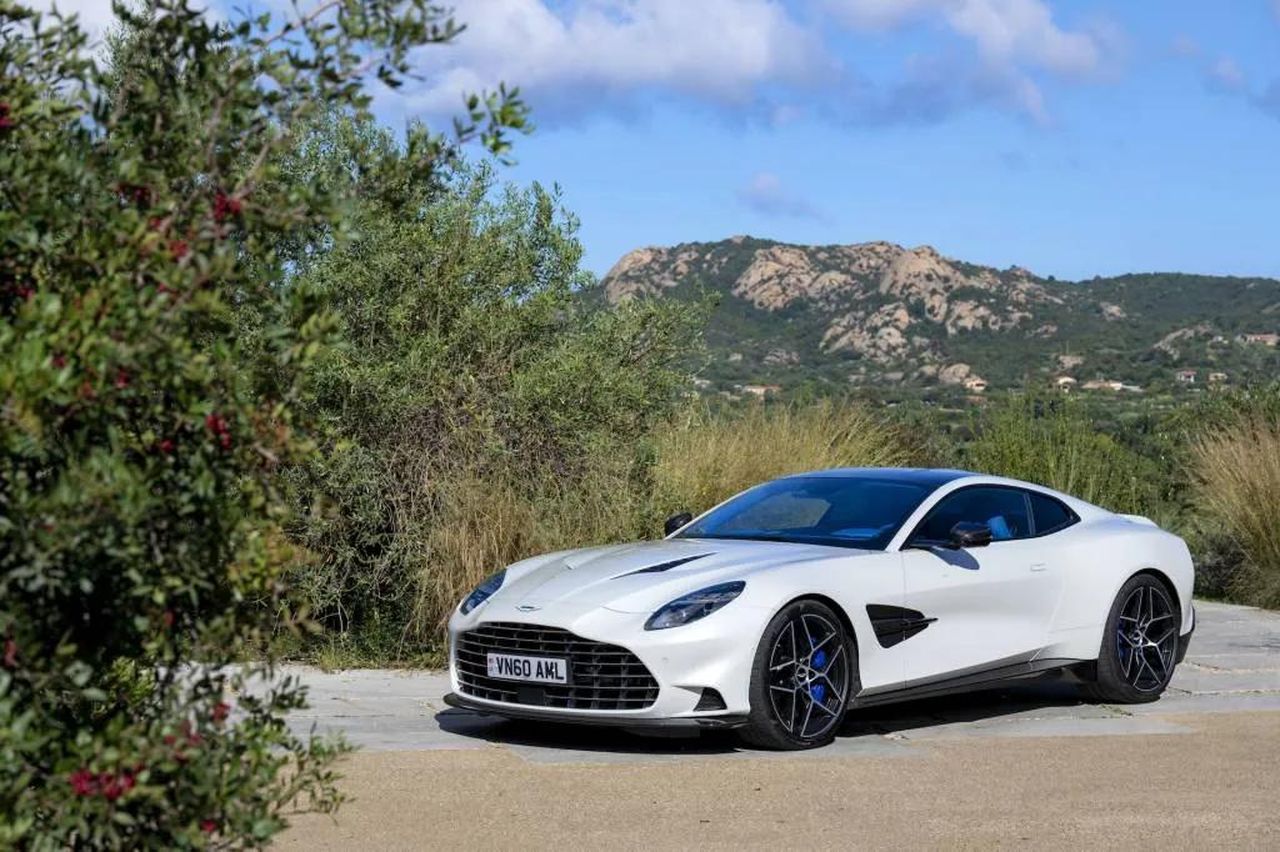 Un_revival_della_Lagonda__anche_fuori_discussione_nNiLU6afCm - Veicoli24 Un revival della Lagonda è anche fuori discussione - 2025 Aston Martin Vanquish
