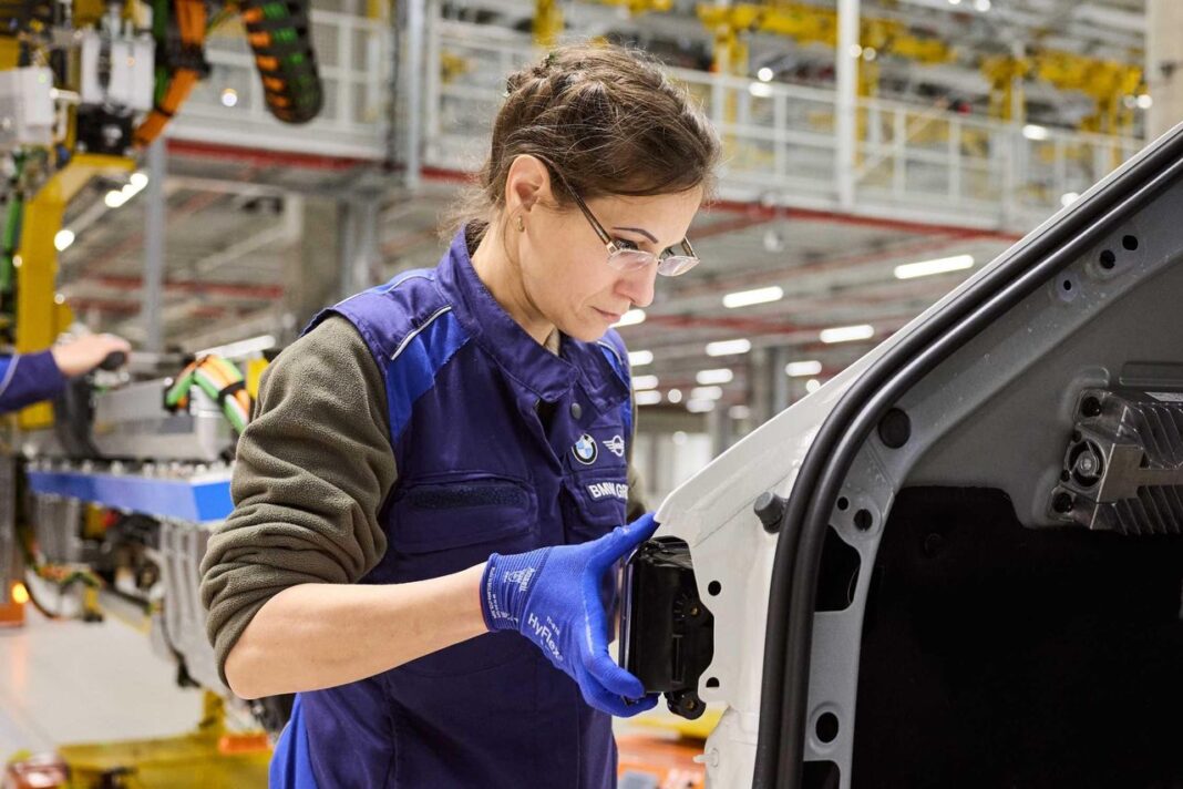 Produzione sostenibile e senza combustibili fossili BMW Group Plant Debrecen: avvio della produzione e innovazioni tecnologiche