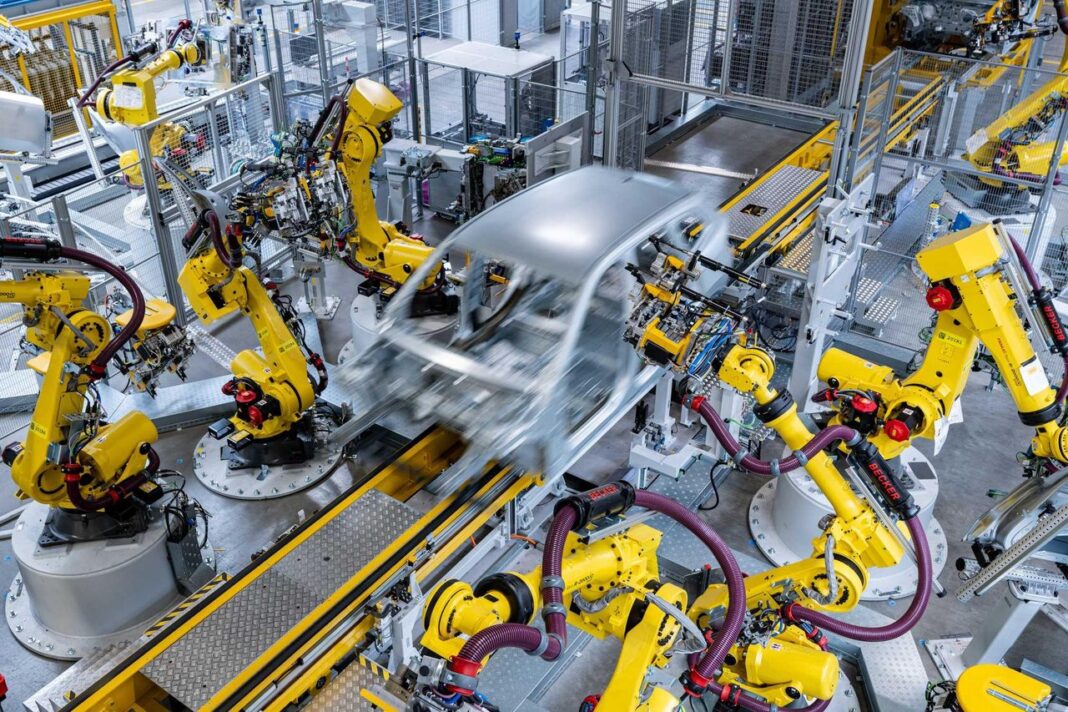 Premio 'FACTORY OF THE YEAR' 2024 BMW Group Plant Regensburg: nuova carrozzeria per il futuro