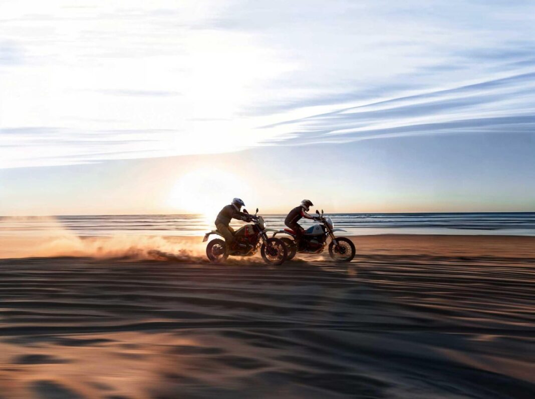 Colori attraenti per un look distintivo BMW Motorrad presenta la nuova BMW R 12 G/S: un enduro classico per il puro piacere di guida
