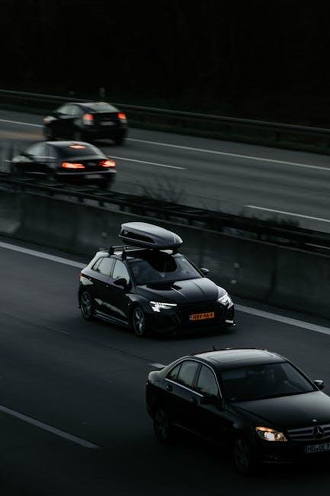 Dimensioni_e_praticit_della_Fiat_Grande_Panda_SbdKtlv8OV - Veicoli24 Source: Cedé Joey - pexels - Black Audi RS3