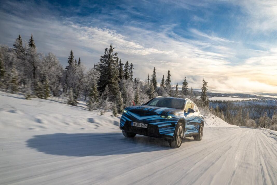 Tecnologia EQ: maneggevolezza e trazione integrale Mercedes-Benz GLC 2024: debutto della nuova GLC elettrica