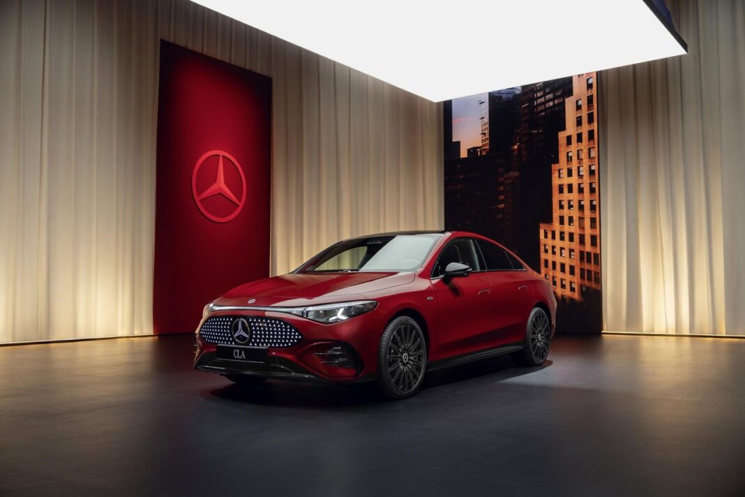 Flessibilità con trasmissione ibrida a 48 volt Nuova Mercedes CLA: innovazioni tecnologiche e sostenibilità