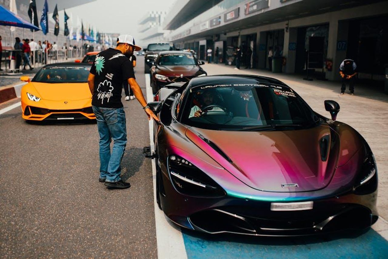 Occasione_Imperdibile_al_Porte_Aperte_GPDBj9Gsv8 - Veicoli24 Source: Mohit Hambiria - pexels - Mclaren 720S