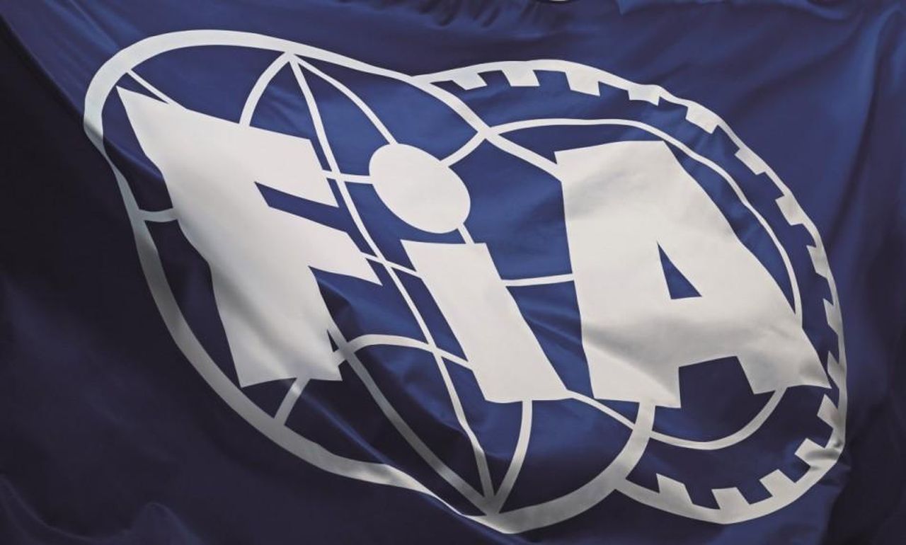 Programma_eventi_FIA_Formula_One_2025_nmhhJZqExL - Veicoli24 Programma eventi FIA Formula One 2025 Bandiera FIA